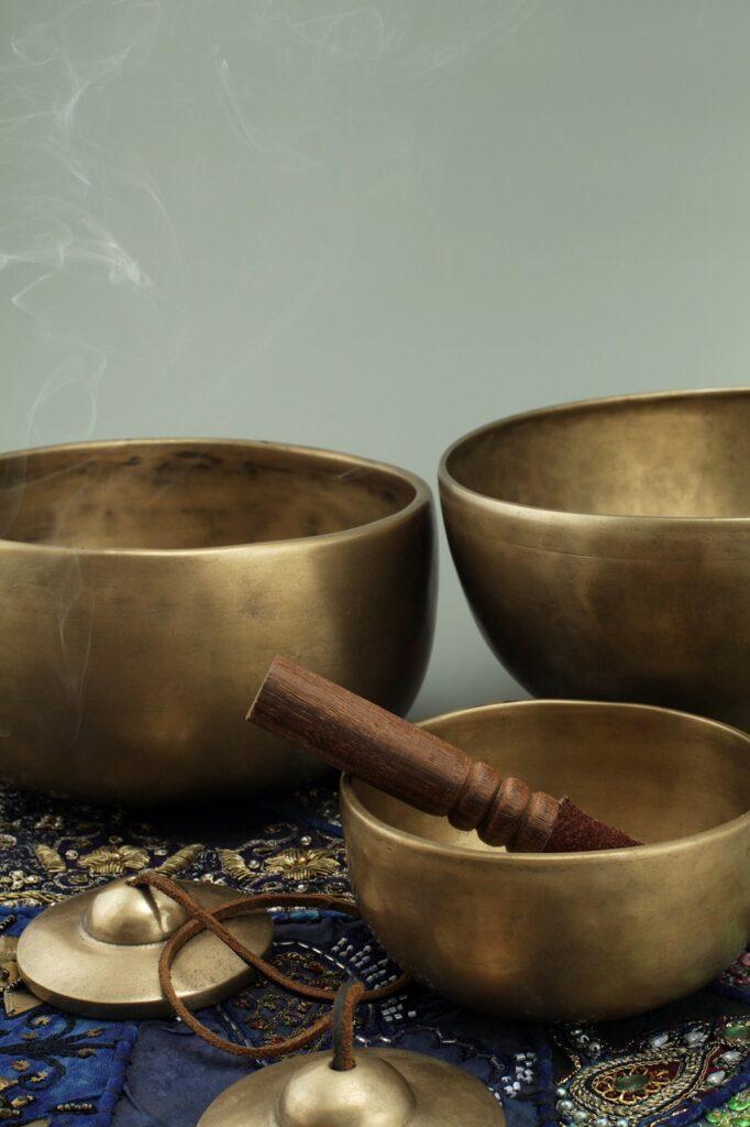 singing bowls, meditation, sound-4758397.jpg