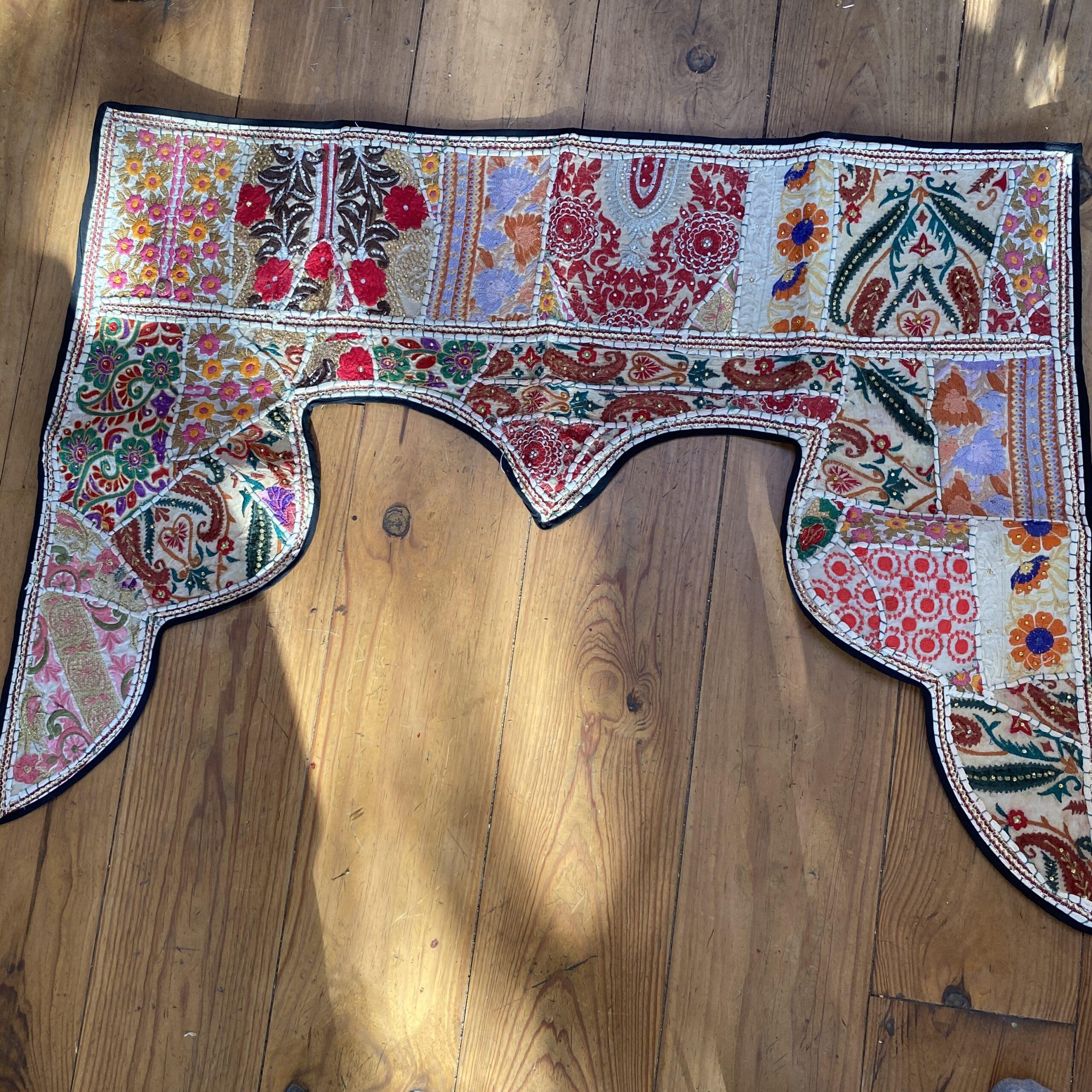 encadrement porte blanc multicolore 1