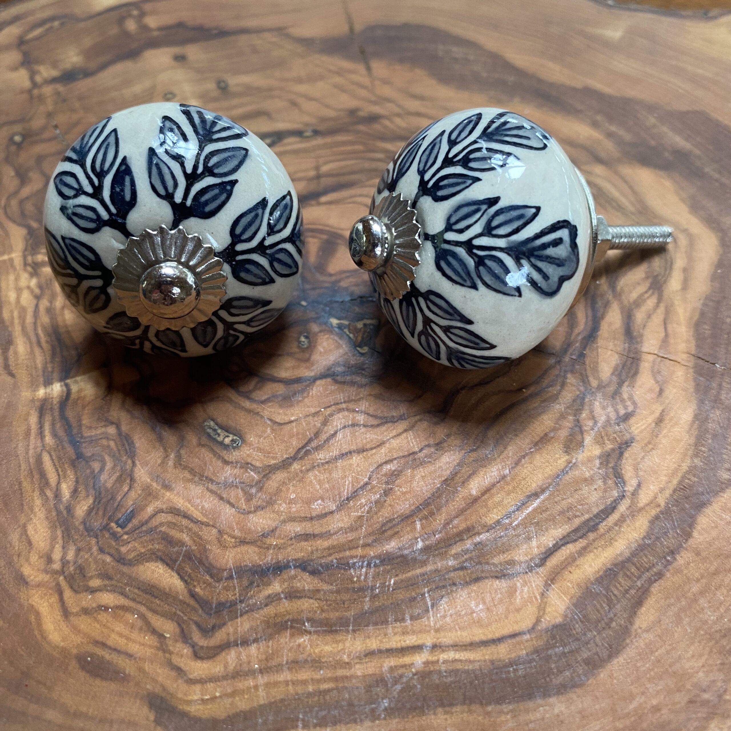 boutons de porte ceramique grand feuilles grises 1