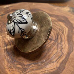 boutons de porte ceramique grand fleur noire 3