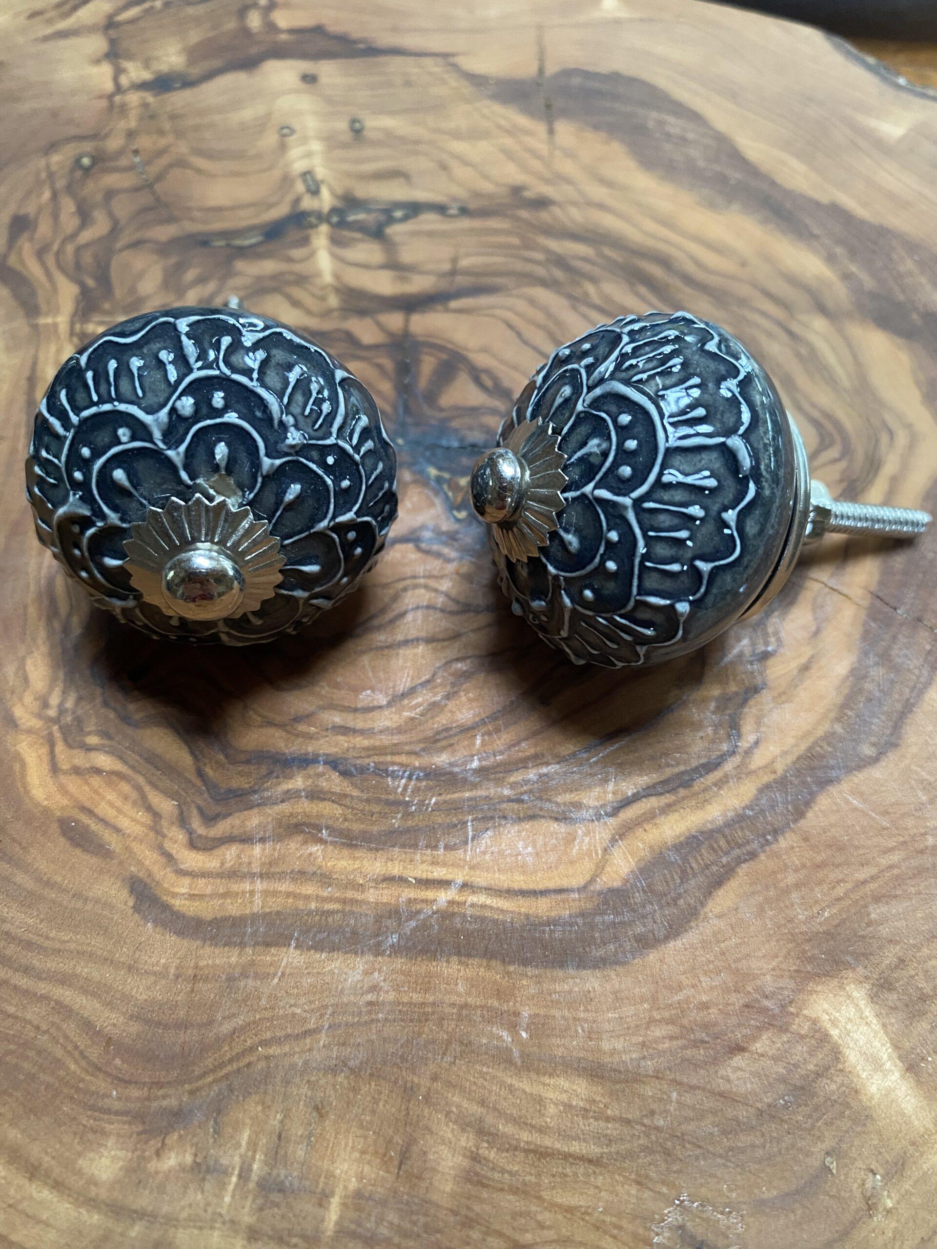 boutons de porte ceramique grand gris fonce 1