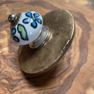 boutons de porte ceramique petit fleurs bleues 3
