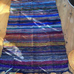 tapis tissé bleu 1