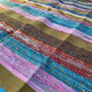 tapis tissé jaune 3