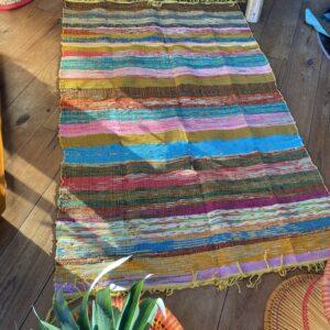 tapis tissé jaune 5