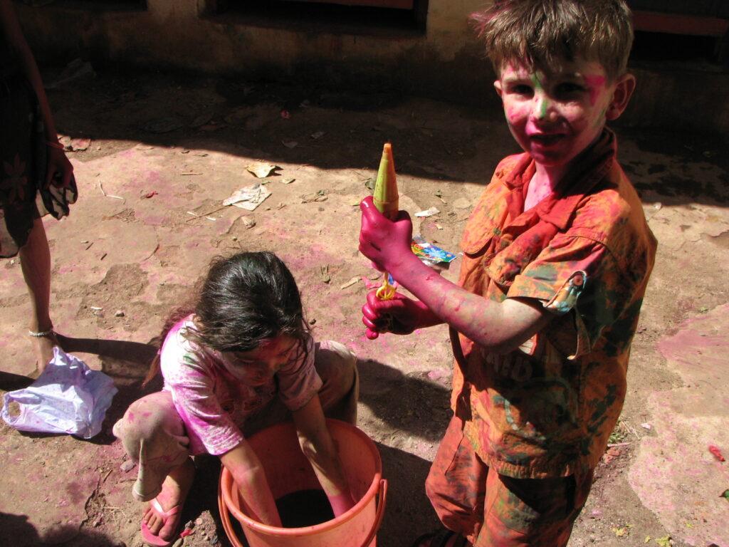 holi dev et thom