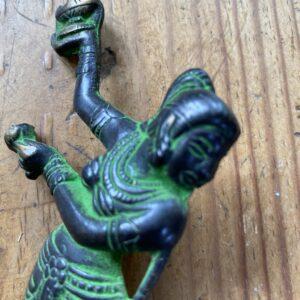 poignée laiton apsara sur lotus 3