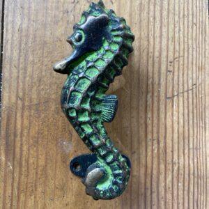 poignee laiton hippocampe 1