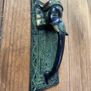 poignée laiton tête elephant sur plaque gravee 2