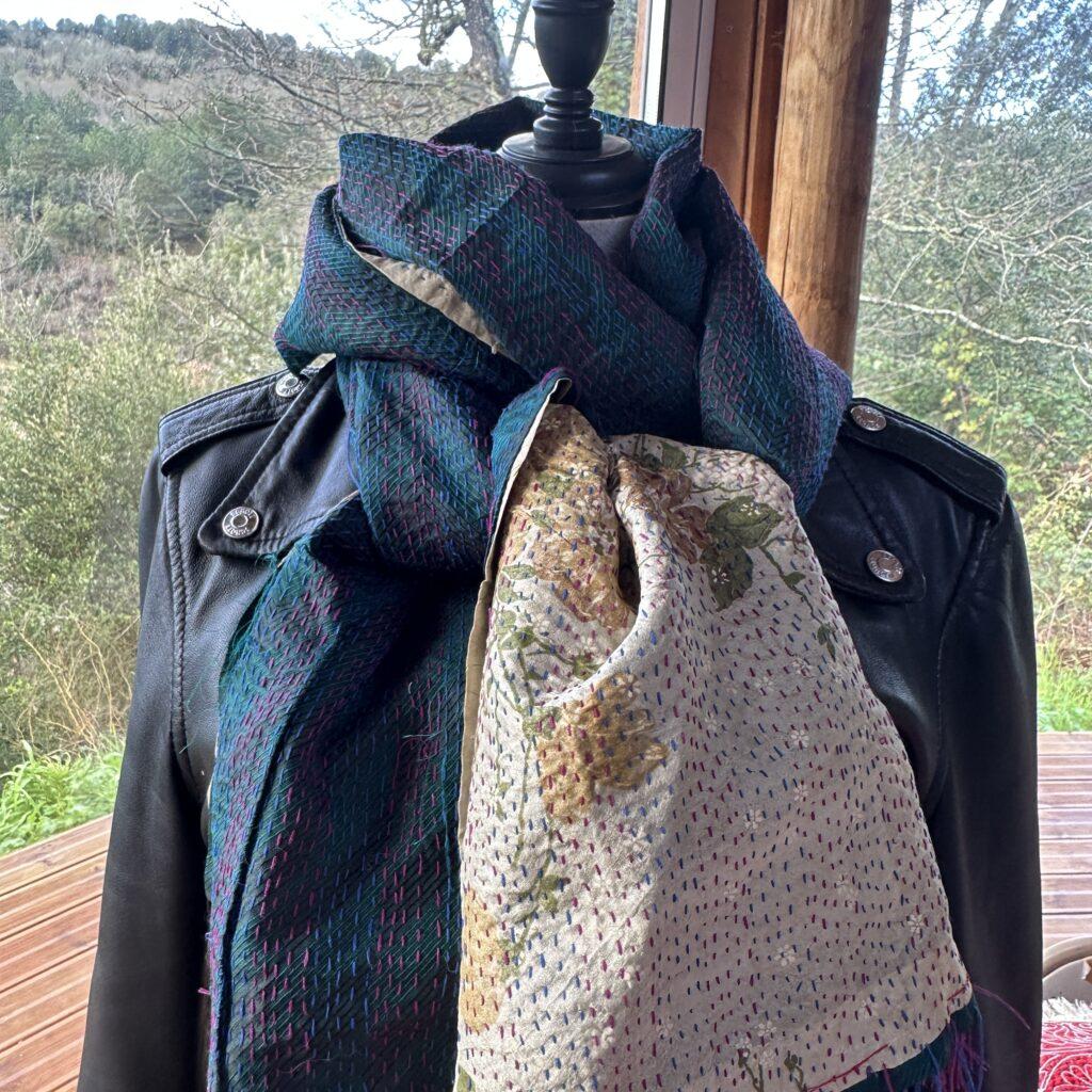 echarpe kantha bleu petrole et beige fleurs 6