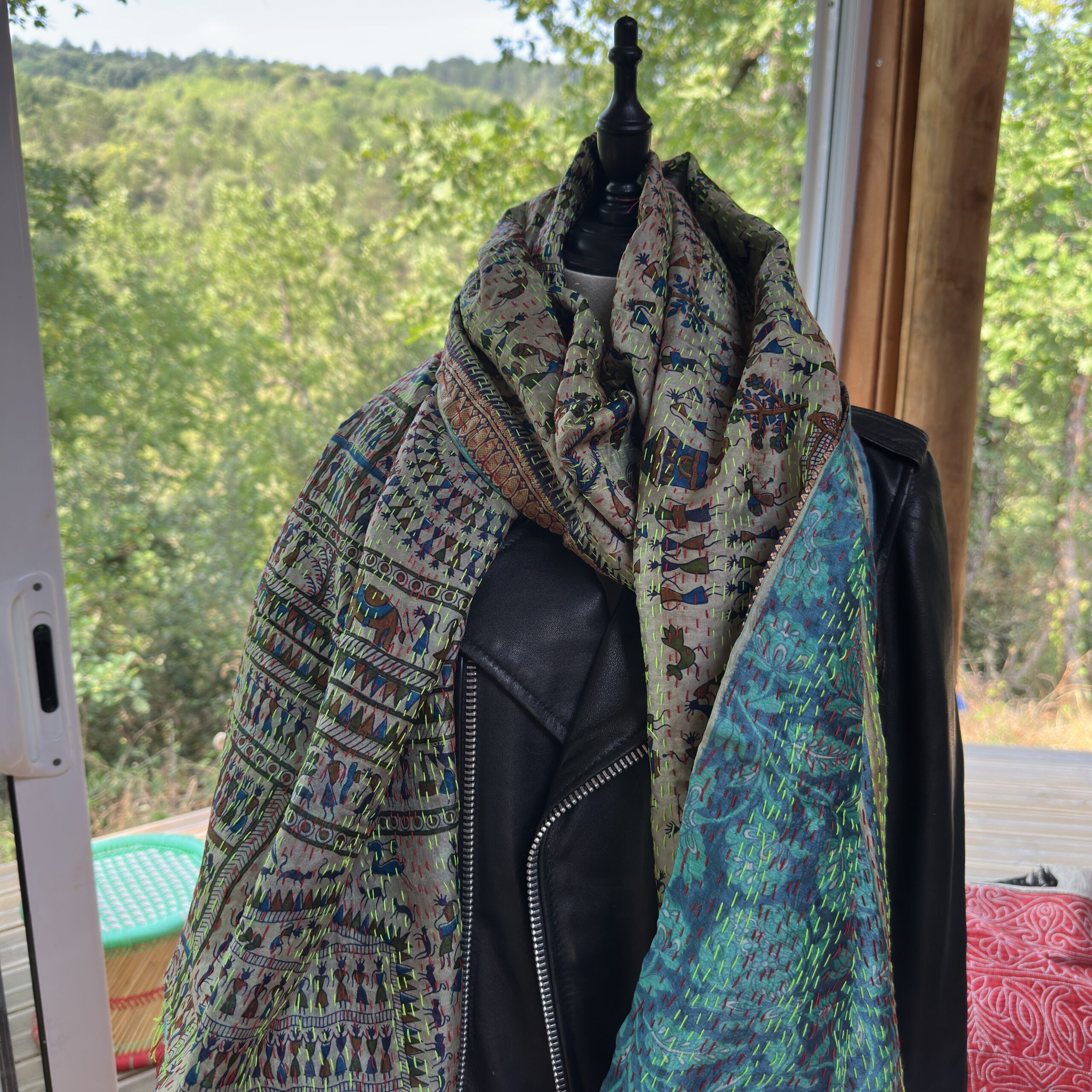 etole khanta turquoise et beige motifs tribaux 3
