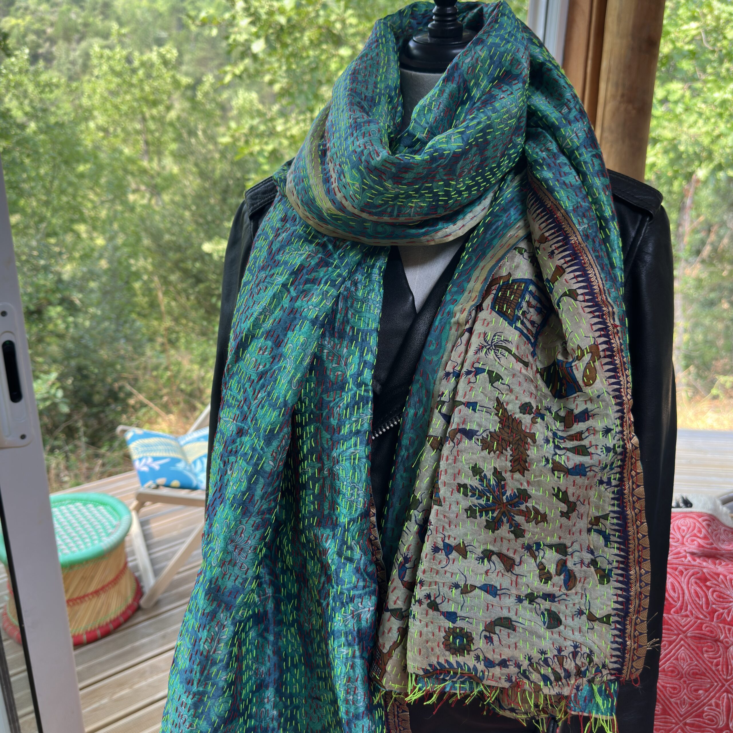 etole khanta turquoise et beige motifs tribaux 5