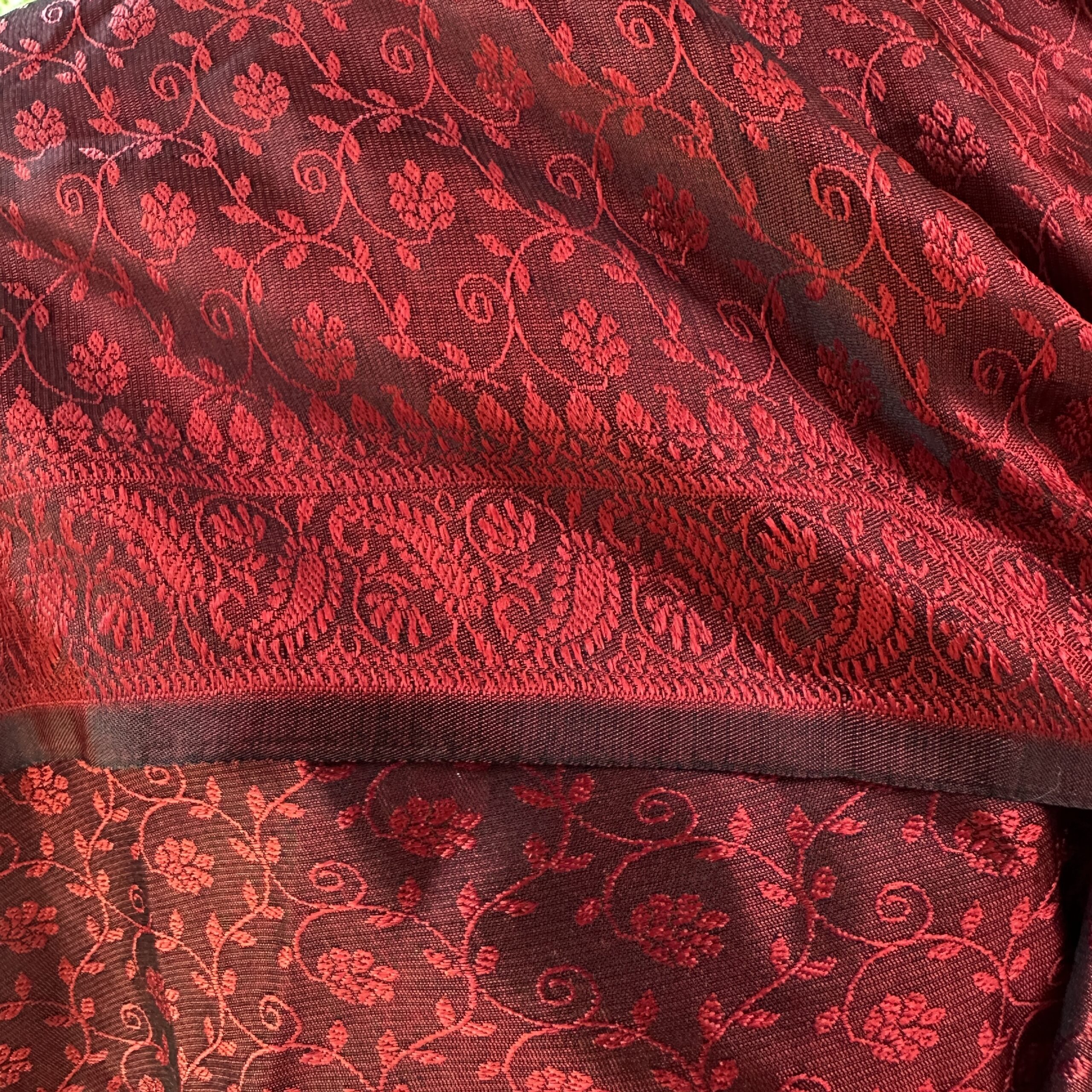 etole soie katan noir rouge 2